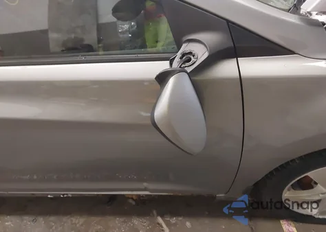 2013 Hyundai Elantra Gls z USA, uszkodzony, nr VIN KMHDH4AE4DU935933